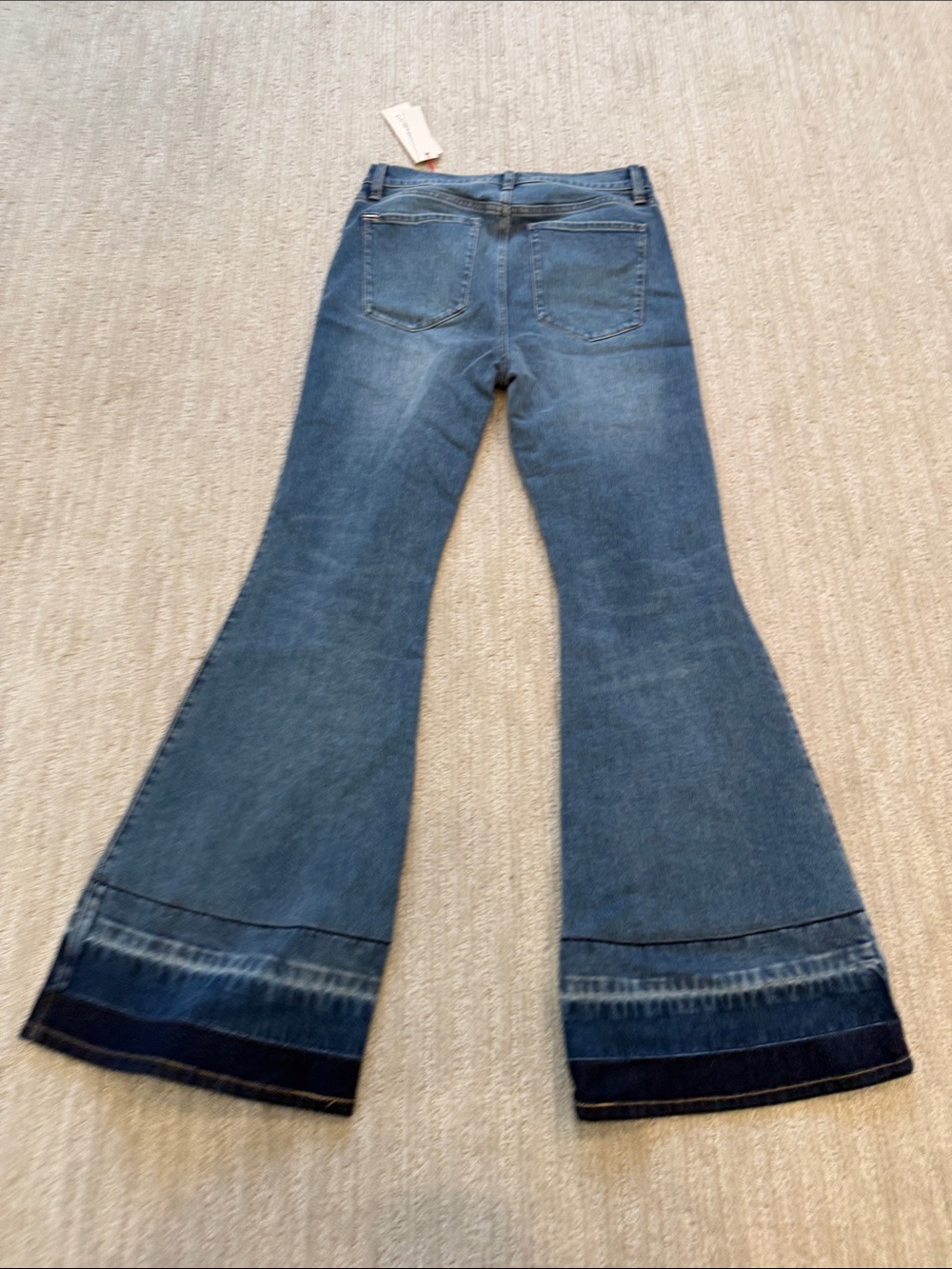Alice & Olivia Liana Vintage Blue Jeans - Picture 4 of 4